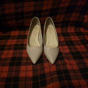 Kenneth Cole Reaction Bexx kitten heel